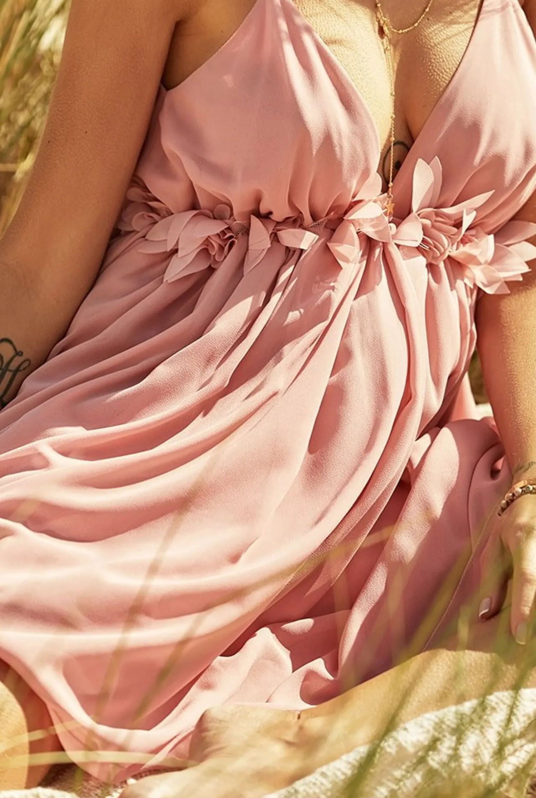 Hot Mulan - A Mini Dress With A Delicate, Airy Fabric In A Shade Of Pink Women Every Day